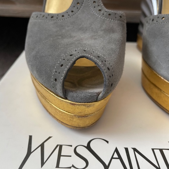 VINTAGE YSL Size 7.5 Grey suede gold/silver wedge with T/strap - Picture 6 of 12